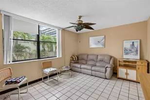 20381 NE 30th Ave, Aventura, FL 33180 - Photo 7