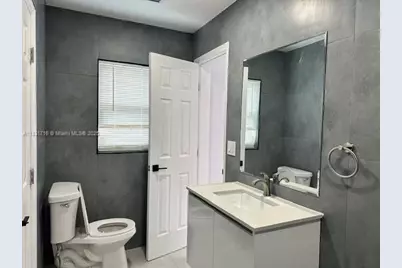 42 SE 10th Ter, Dania Beach, FL 33004 - Photo 27