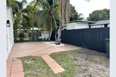 42 SE 10th Ter, Dania Beach, FL 33004 - Photo 5