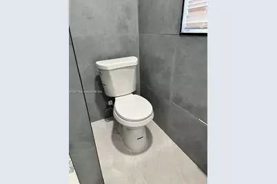 42 SE 10th Ter, Dania Beach, FL 33004 - Photo 15