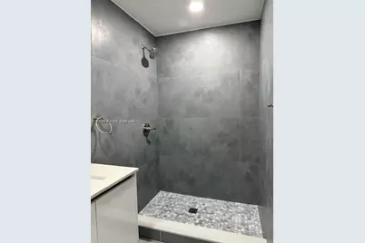 42 SE 10th Ter, Dania Beach, FL 33004 - Photo 9