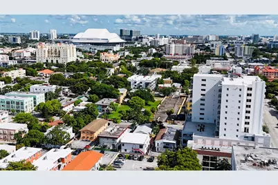 1236 SW 4th St, Miami, FL 33135 - Photo 9