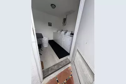 1236 SW 4th St, Miami, FL 33135 - Photo 29