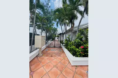 1236 SW 4th St, Miami, FL 33135 - Photo 13