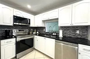 620 NE 12th Ave, Hallandale Beach, FL 33009 - Photo 9