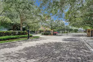 11056 Blackhawk Blvd, Davie, FL 33328 - Photo 3