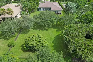 11056 Blackhawk Blvd, Davie, FL 33328 - Photo 7