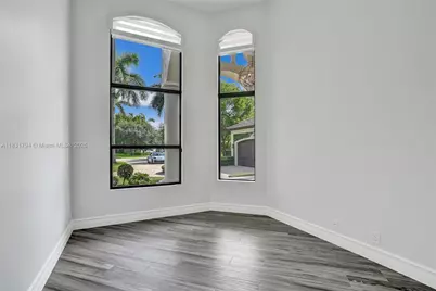 11056 Blackhawk Blvd, Davie, FL 33328 - Photo 17