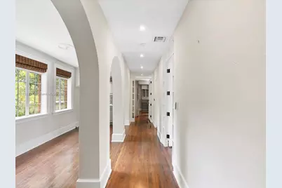 1006 S Greenway Dr, Coral Gables, FL 33134 - Photo 7