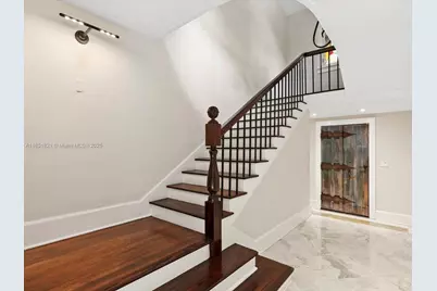 1006 S Greenway Dr, Coral Gables, FL 33134 - Photo 13