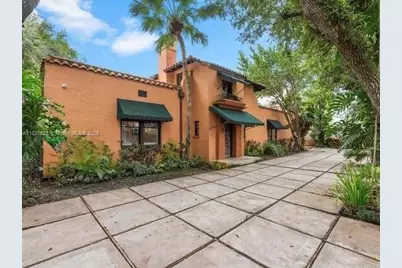 1006 S Greenway Dr, Coral Gables, FL 33134 - Photo 1