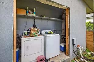 2779 NW 9th Pl, Fort Lauderdale, FL 33311 - Photo 27