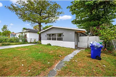 2779 NW 9th Pl, Fort Lauderdale, FL 33311 - Photo 3