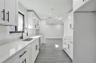 212 SW 11th Ave, Dania Beach, FL 33004 - Photo 9