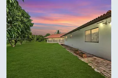 14025 SW 208th St, Miami, FL 33177 - Photo 5