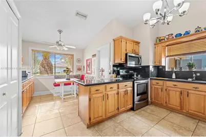 17130 SW 93rd Ave, Palmetto Bay, FL 33157 - Photo 9