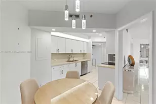 20191 E Country Club Dr, Aventura, FL 33180 - Photo 11