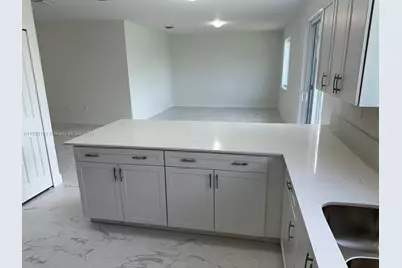 1828 NE 1st St, Homestead, FL 33033 - Photo 7