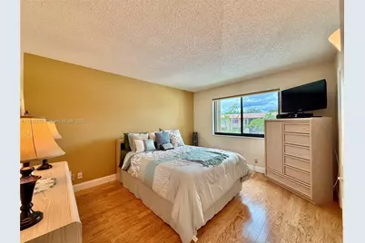 318 Lakeview Dr #203, Weston, FL 33326 - Photo 9