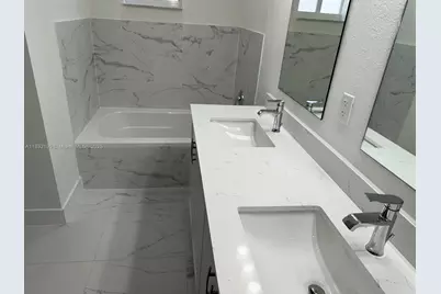 1838 NE 1st St, Homestead, FL 33033 - Photo 11