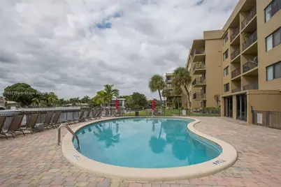 301 Golden Isles Dr #314, Hallandale Beach, FL 33009 - Photo 23