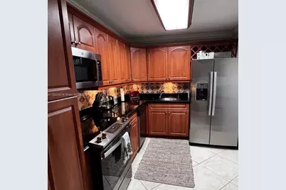 6039 Collins Ave #823, Miami Beach, FL 33140 - Photo 3