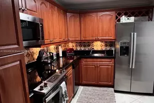 6039 Collins Ave, Miami Beach, FL 33140 - Photo 3