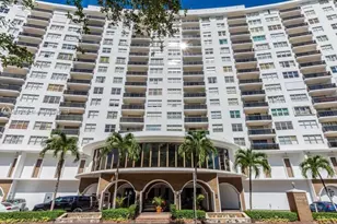 6039 Collins Ave, Miami Beach, FL 33140 - Photo 21