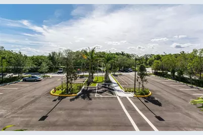 1555 Bonaventure Blvd #2018, Weston, FL 33326 - Photo 9