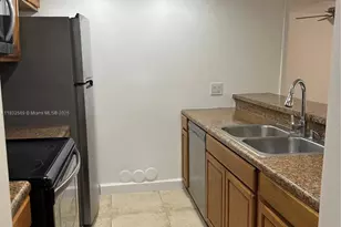 8100 Geneva Ct, Doral, FL 33166 - Photo 3