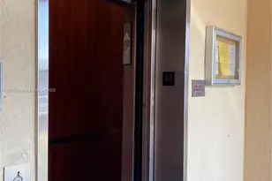 8100 Geneva Ct, Doral, FL 33166 - Photo 17