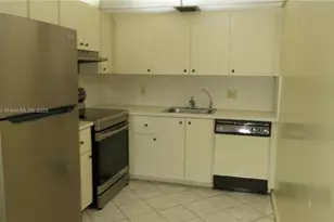 13550 SW 6th Ct, Pembroke Pines, FL 33027 - Photo 9