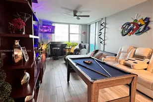 2641 N Flamingo Rd, Sunrise, FL 33323 - Photo 25