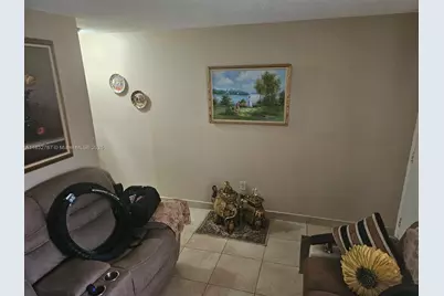 1521 W 42nd Pl #18, Hialeah, FL 33012 - Photo 11