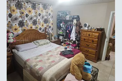 1521 W 42nd Pl #18, Hialeah, FL 33012 - Photo 9