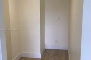 5700 Collins Ave, Miami Beach, FL 33140 - Photo 29