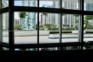 325 S Biscayne Blvd, Miami, FL 33131 - Photo 15