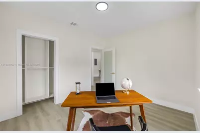 1232 NW 32nd Pl, Miami, FL 33125 - Photo 29