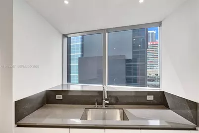 300 Biscayne Blvd Way #505C, Miami, FL 33131 - Photo 13