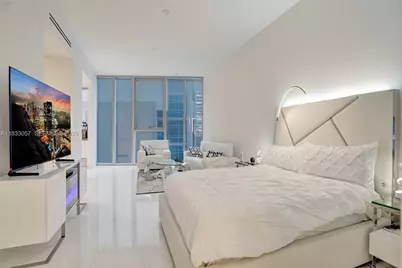 300 Biscayne Blvd Way #505C, Miami, FL 33131 - Photo 7
