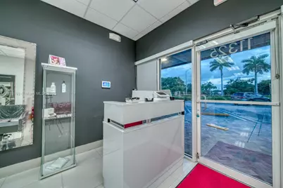 Beauty Salon For Sale in Pinecrest, Pinecrest, FL 33156 - Photo 15