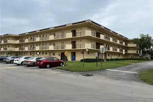 201 Berkley Rd, Hollywood, FL 33024 - Photo 1