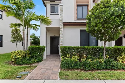 965 NE 211th St, Miami, FL 33179 - Photo 1
