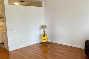 820 SW 11th Ave, Hallandale Beach, FL 33009 - Photo 9