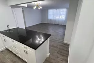 1020 Meridian Ave, Miami Beach, FL 33139 - Photo 5