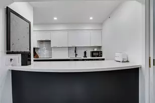 1621 Collins Ave, Miami Beach, FL 33139 - Photo 9