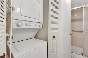 10304 Sunrise Lakes Blvd, Sunrise, FL 33322 - Photo 23