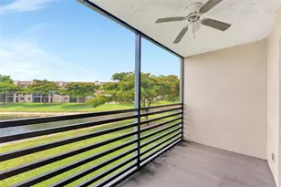 10304 Sunrise Lakes Blvd, Sunrise, FL 33322 - Photo 27