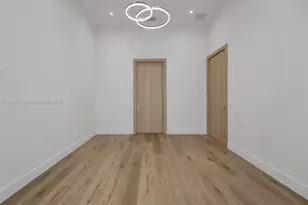 635 SW 9th St, Hallandale Beach, FL 33009 - Photo 11