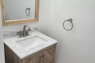 8465 NW 108th Path, Doral, FL 33178 - Photo 5